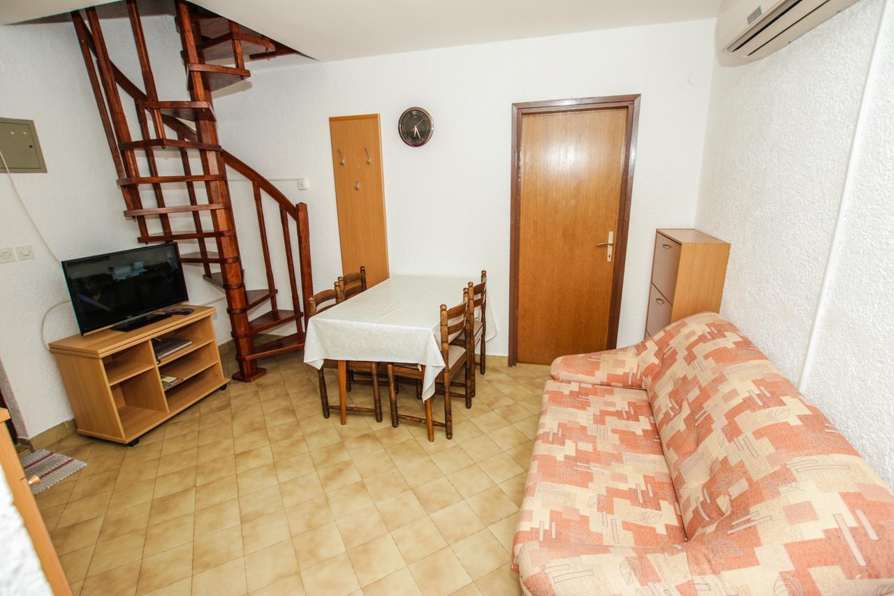 Apartment Karmen بوريتش المظهر الخارجي الصورة